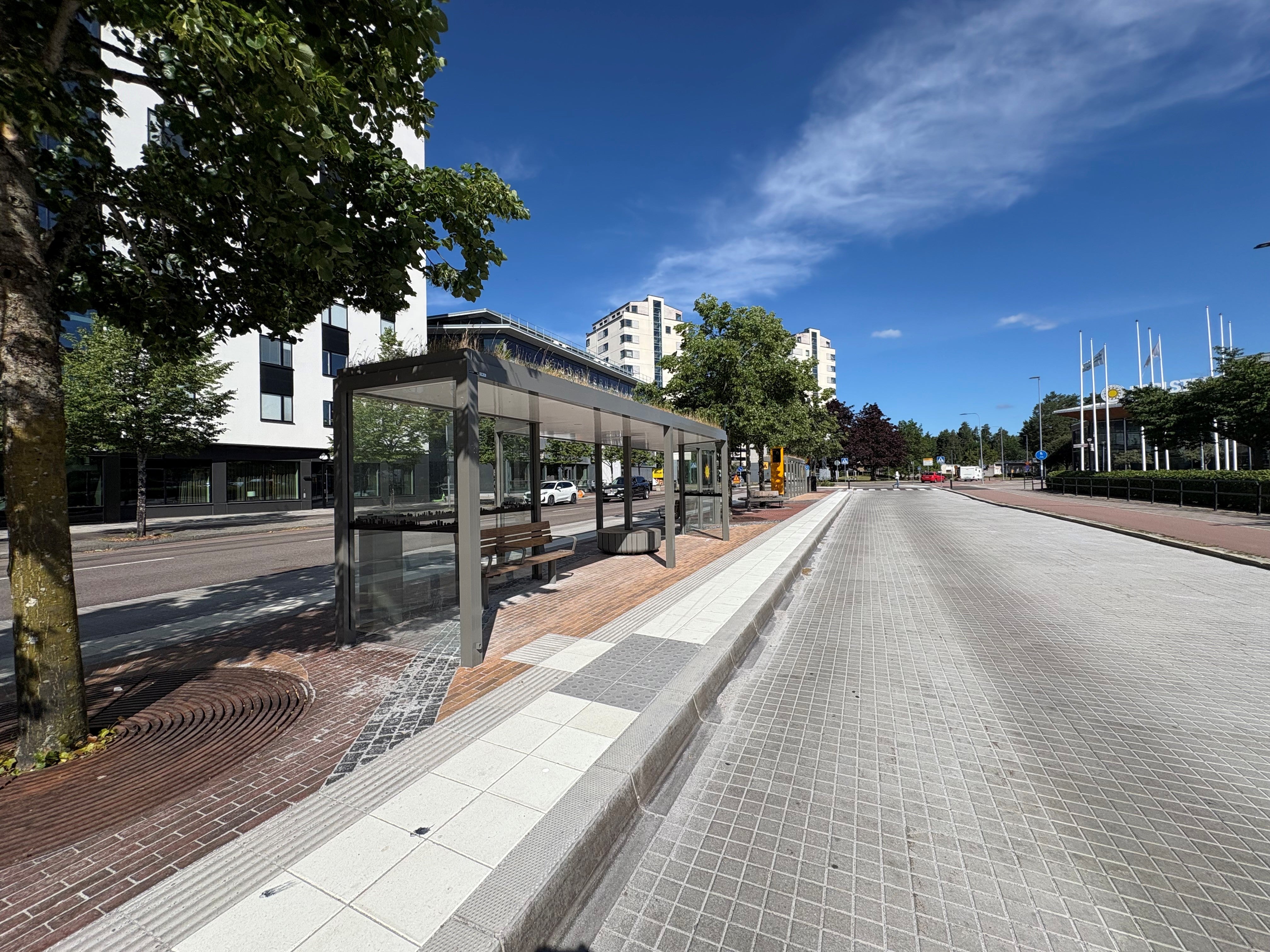Karlstad Kommun - Tejbrant väderskydd Utopia, Sharp och CityPack 240 sorteringskärl