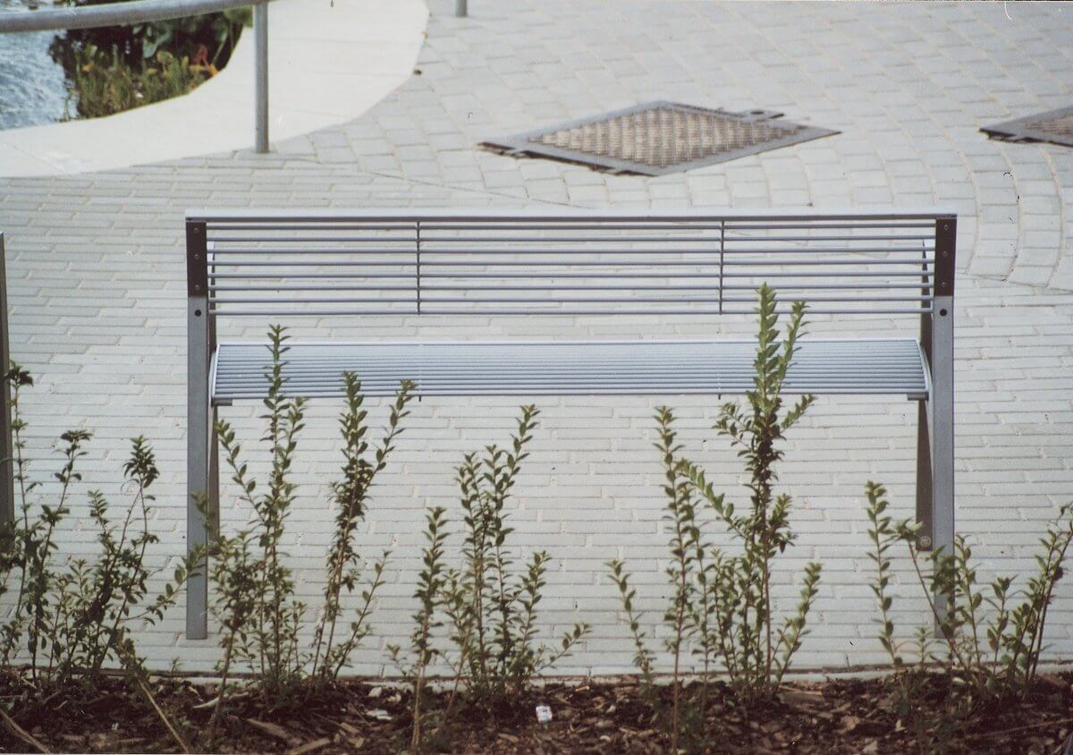Puistonpenkki mmcité Vera LV255 LV255 - 002000 - ral1000 - Lehtovuori